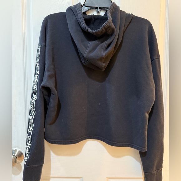 Under Armour Women's Athletic Black Cropped  Hoodie Sweatshirt running walking - Picture 4 of 5